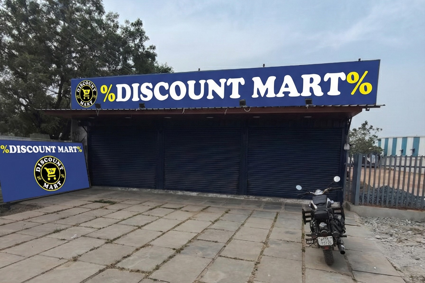 Discount Mart Store Front